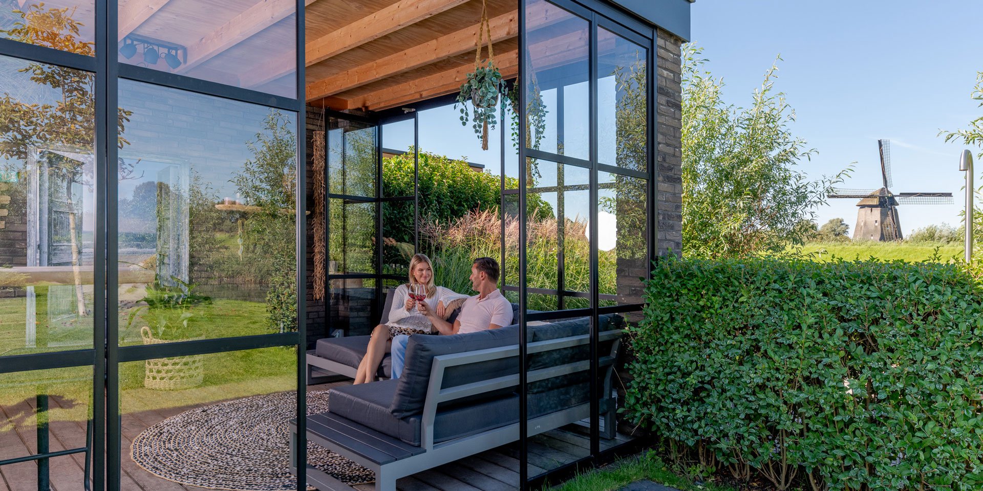 Steel-ART glazen wandsysteem Metalura