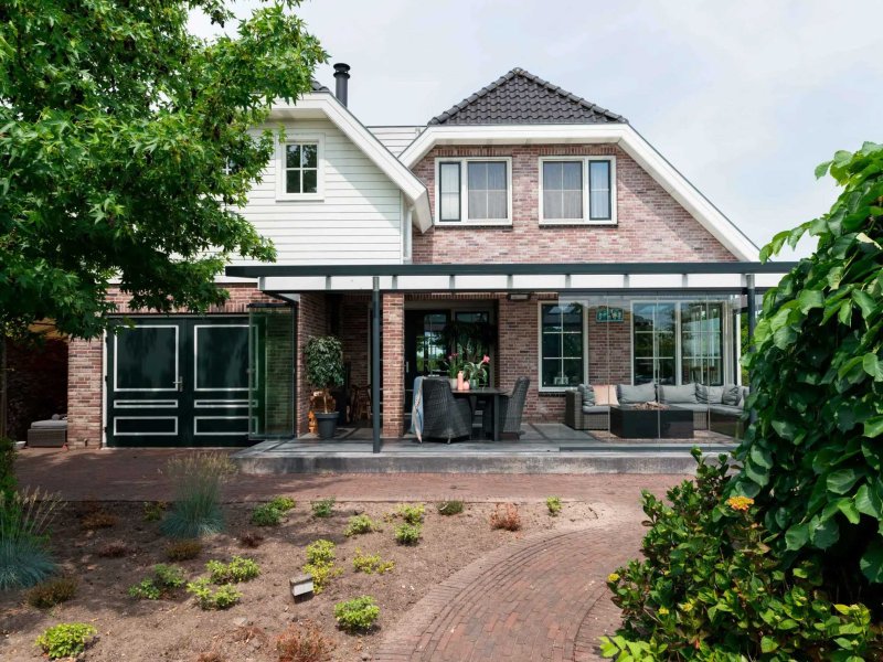 Tuinkamer-De-Luxe-Bleskensgraaf-Metalura-1